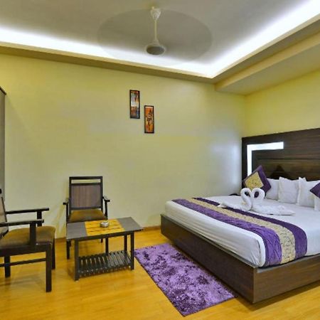 Hotel Samrat Dzsabalpur Kültér fotó