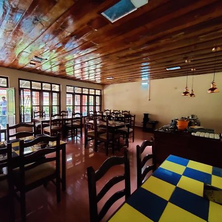 Hotel Samrat Dzsabalpur Kültér fotó