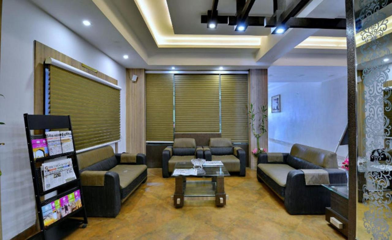 Hotel Samrat Dzsabalpur Kültér fotó