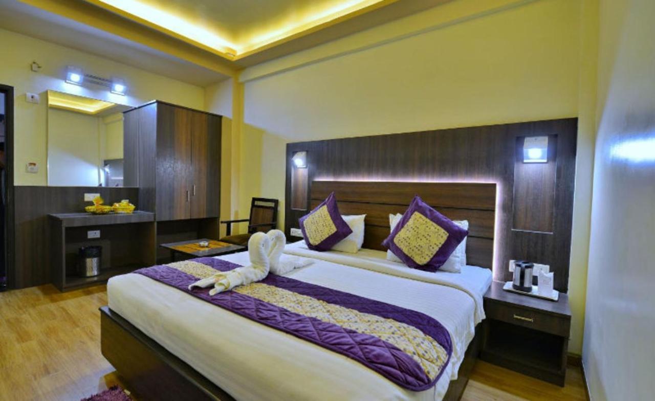 Hotel Samrat Dzsabalpur Kültér fotó