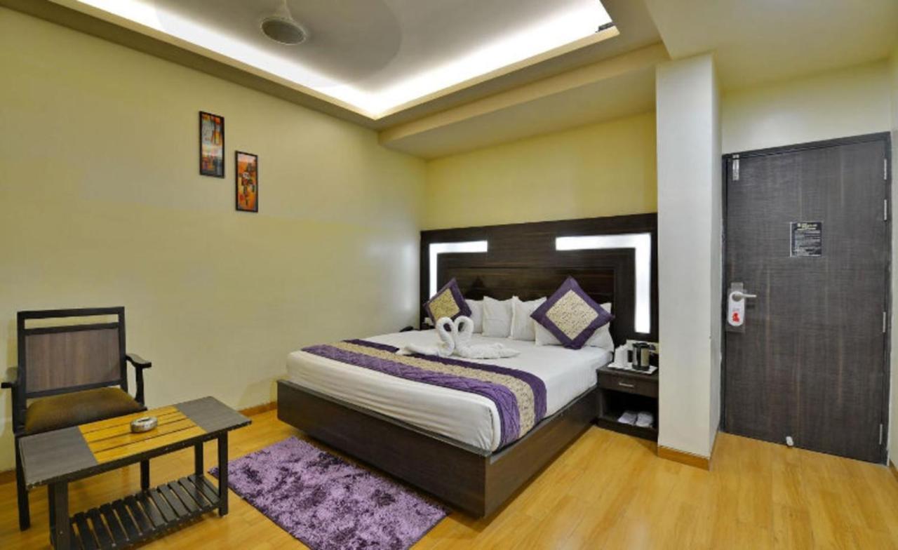 Hotel Samrat Dzsabalpur Kültér fotó