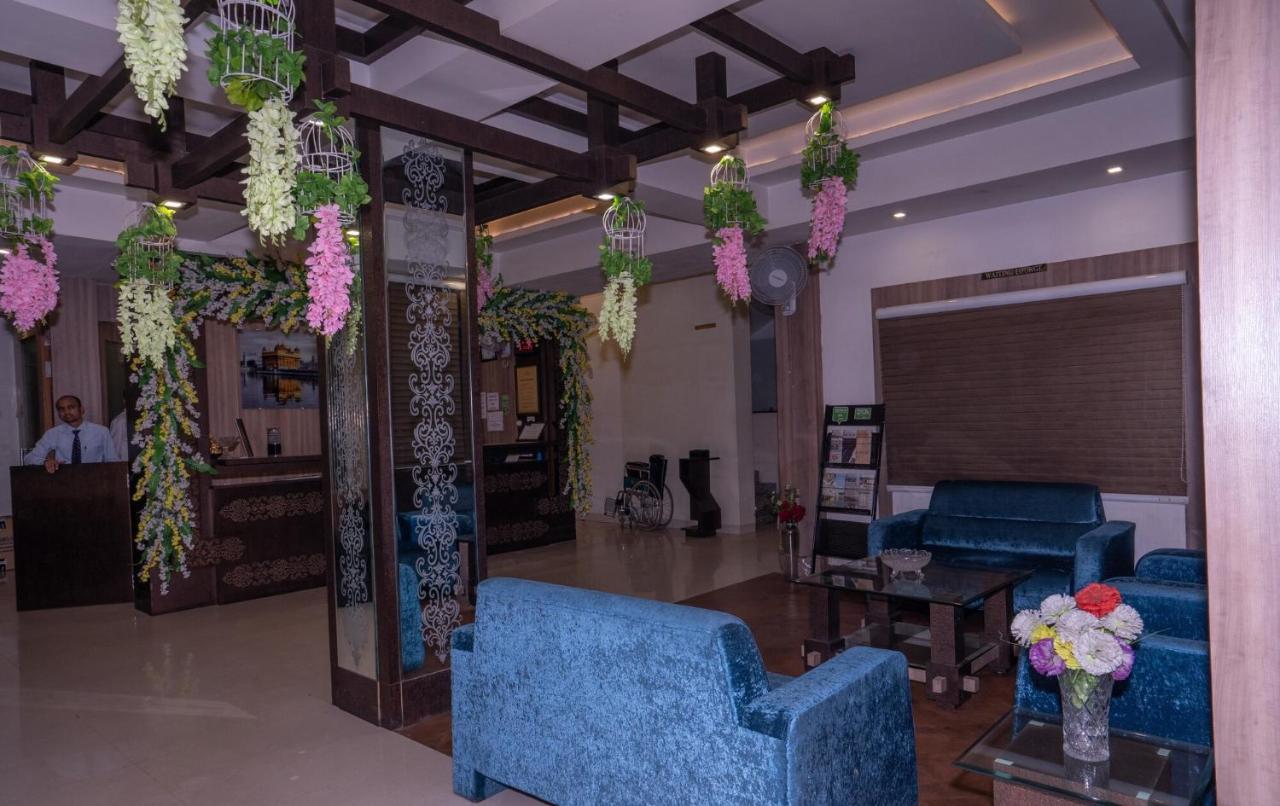 Hotel Samrat Dzsabalpur Kültér fotó