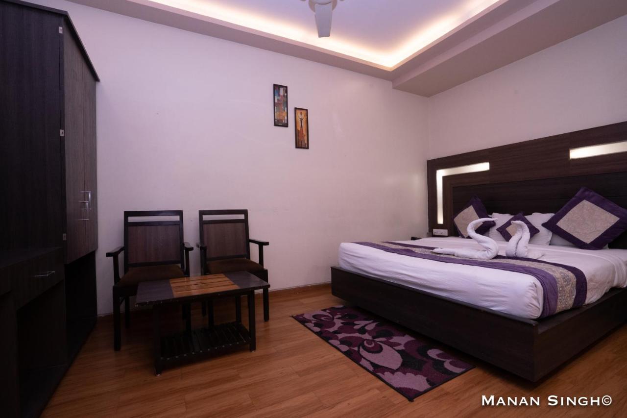 Hotel Samrat Dzsabalpur Kültér fotó