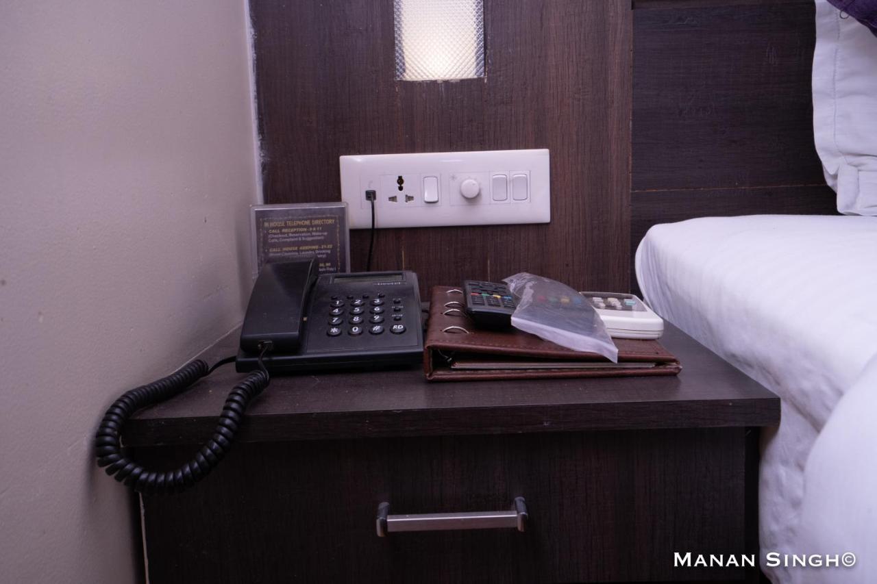 Hotel Samrat Dzsabalpur Kültér fotó