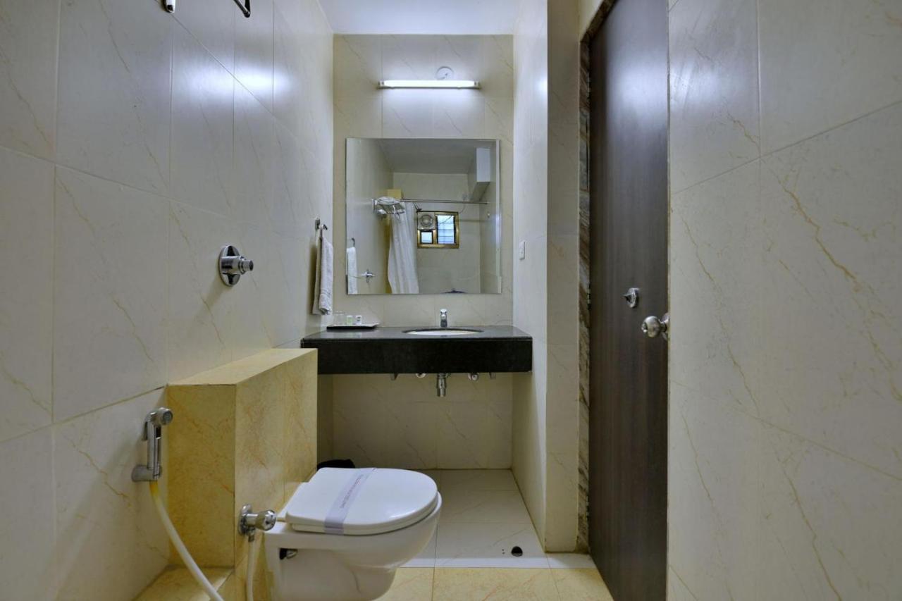 Hotel Samrat Dzsabalpur Kültér fotó